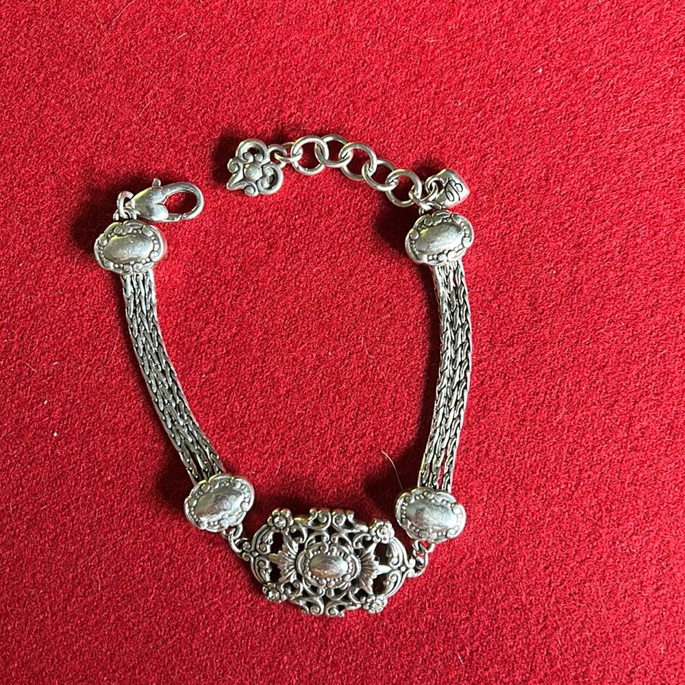 Lovely vintage Brighton bracelet. 7  1/2” maximum